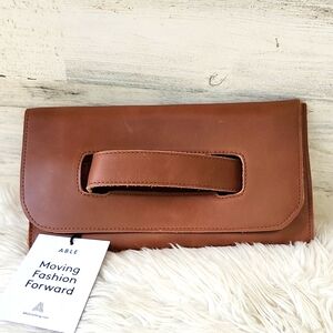 NWT ABLE LEATHER MARE HANDLE CLUTCH